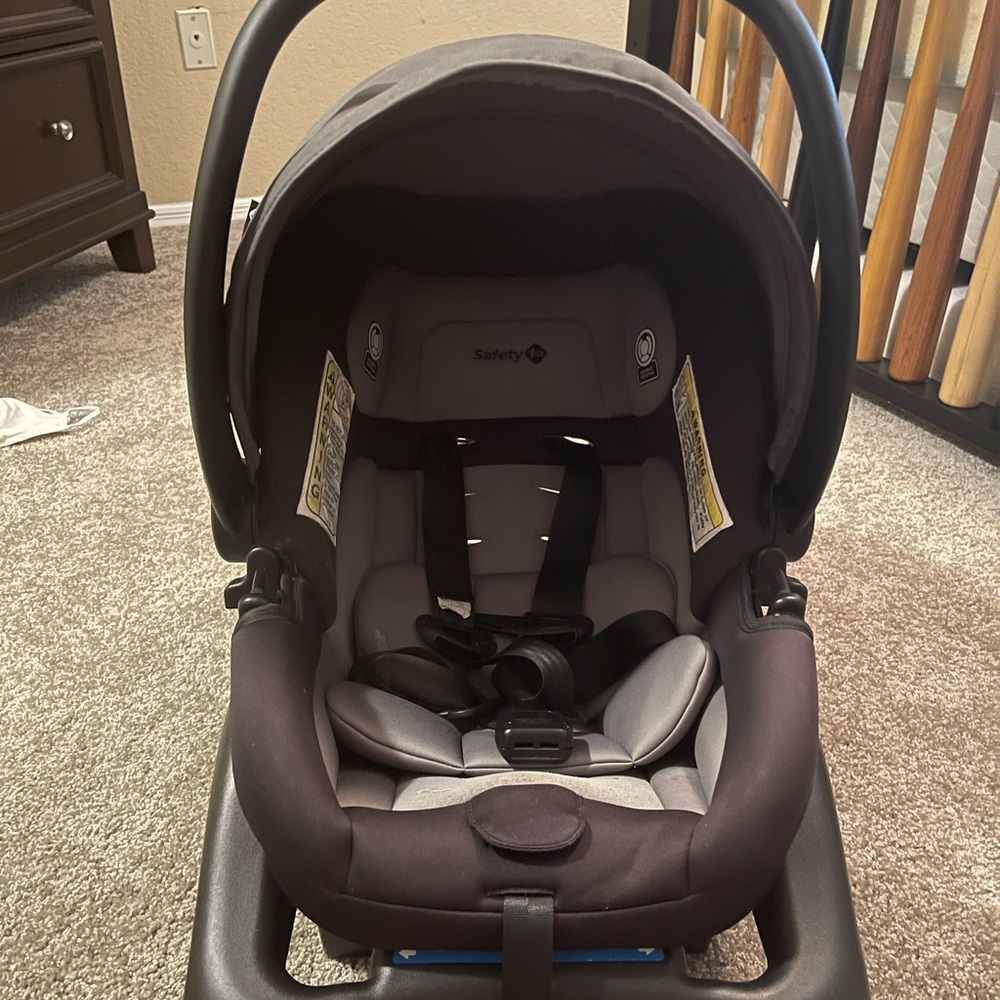 Carseat - newborn to 1 year